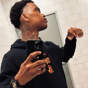 Meet your Posher, Perryon